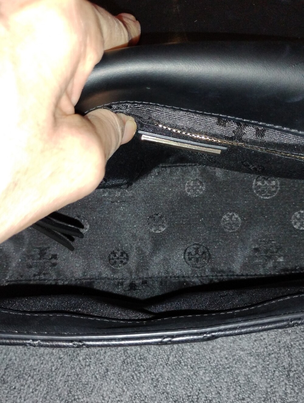 Tory Burch Black Quilted Leather Chain-Shoulder Crossbody - Picture 14 of 16